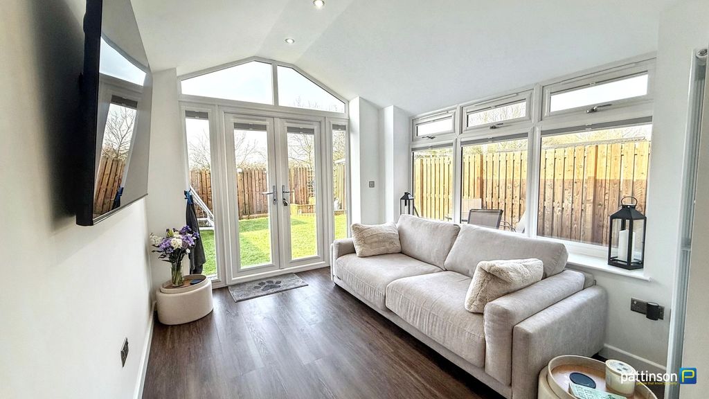 Property photo 3 of 39