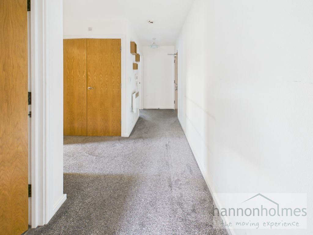 Property photo 2 of 14 Cam05283G0-Pr0245-Still012