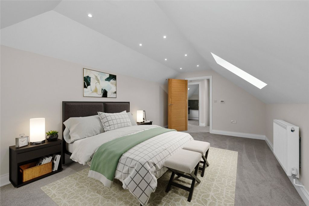 Property photo 2 of 14 Picture No. 17