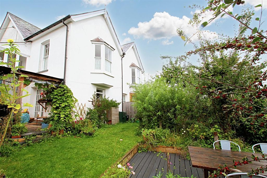 Property photo 1 of 41 Garden