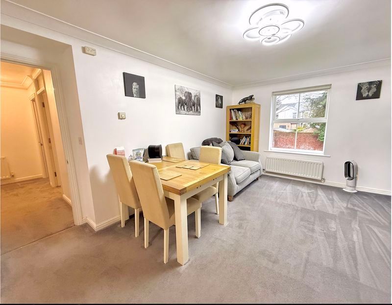 Property photo 2 of 11 Living/Dining