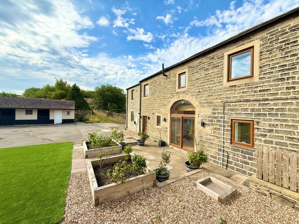 Property photo 1 of 39 Picture No. 06