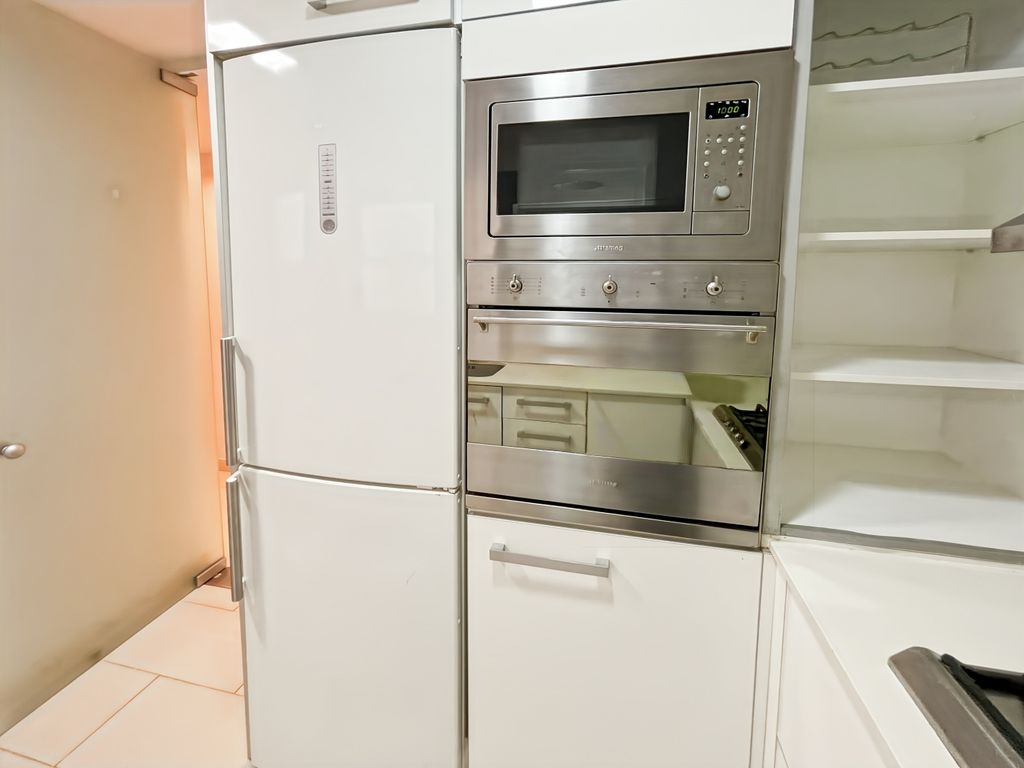 Property photo 3 of 28