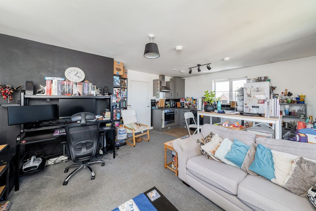 Property photo 2 of 7