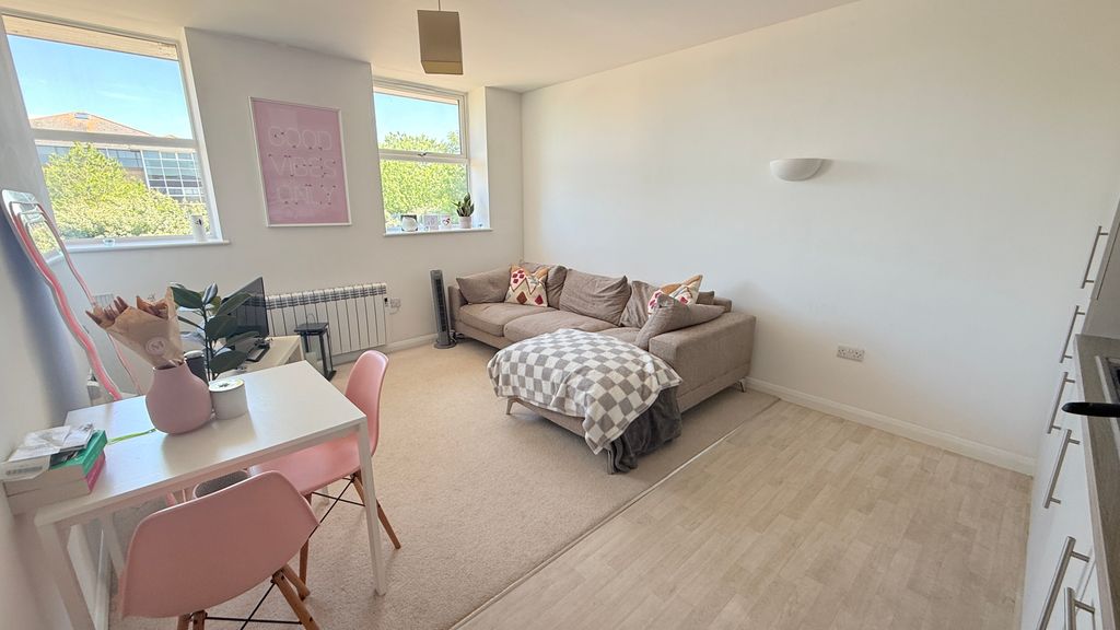 Property photo 2 of 12 Img_E4811