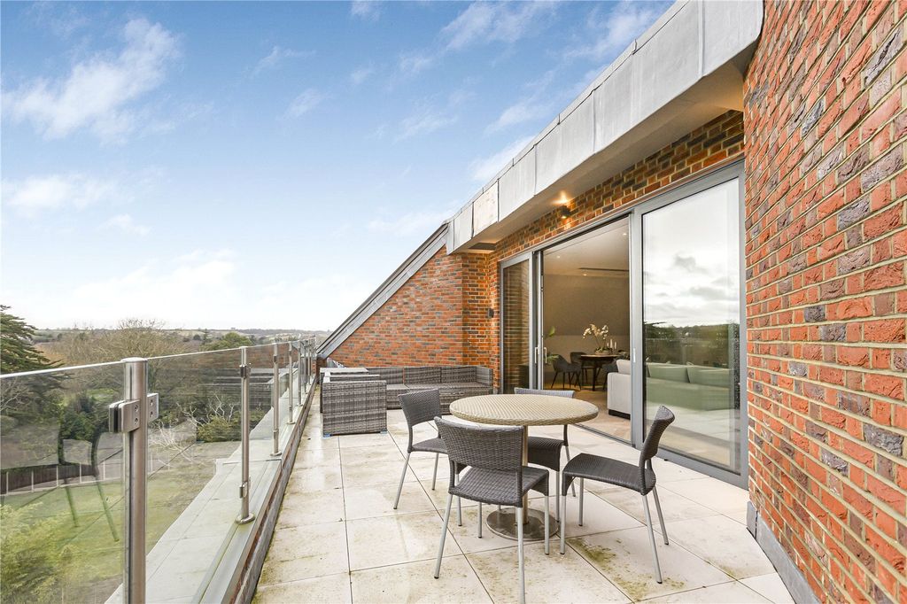 Property photo 3 of 34 Picture No. 03