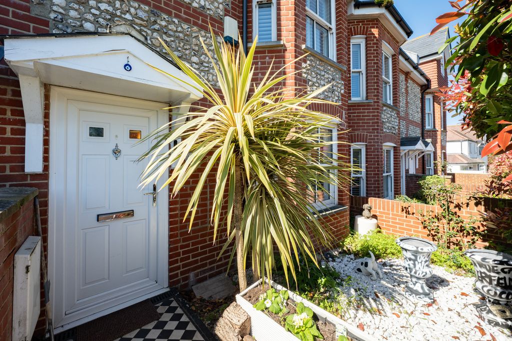 Property photo 1 of 24