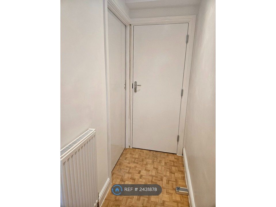 Property photo 2 of 9 Shared Entrance Door