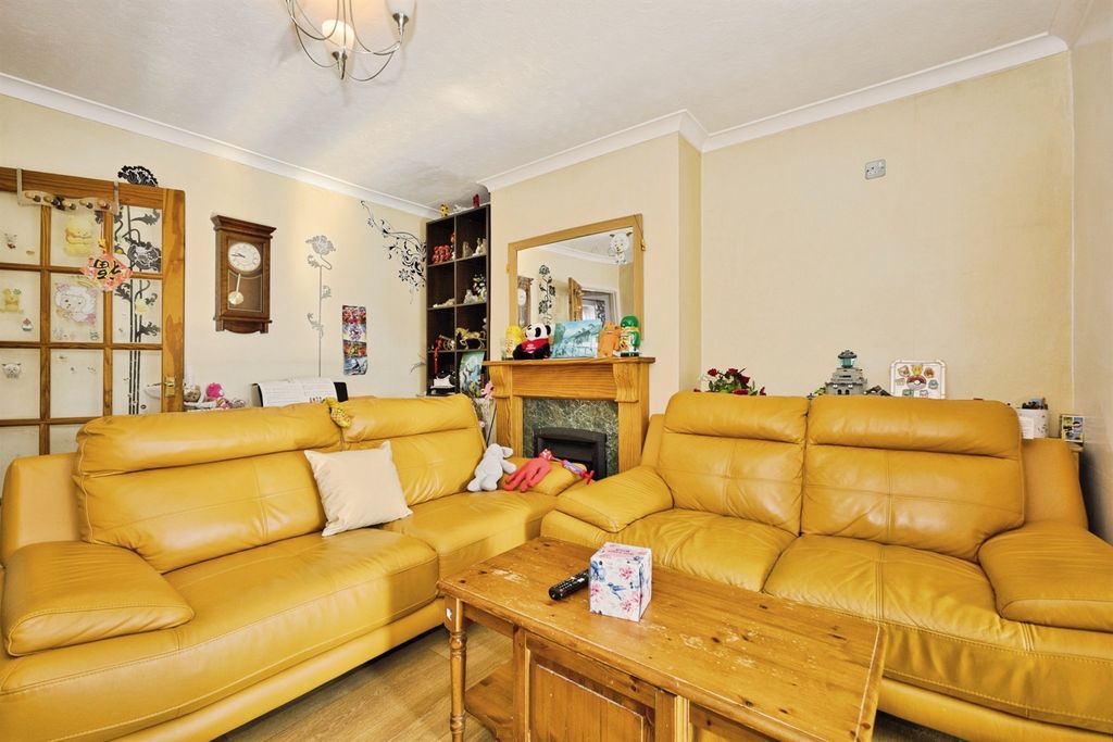Property photo 3 of 13