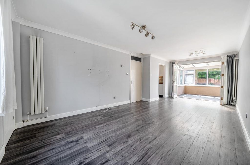 Property photo 2 of 20 17-681Cba1E00d31-1290397-Arw-17-Hdr.Jpg