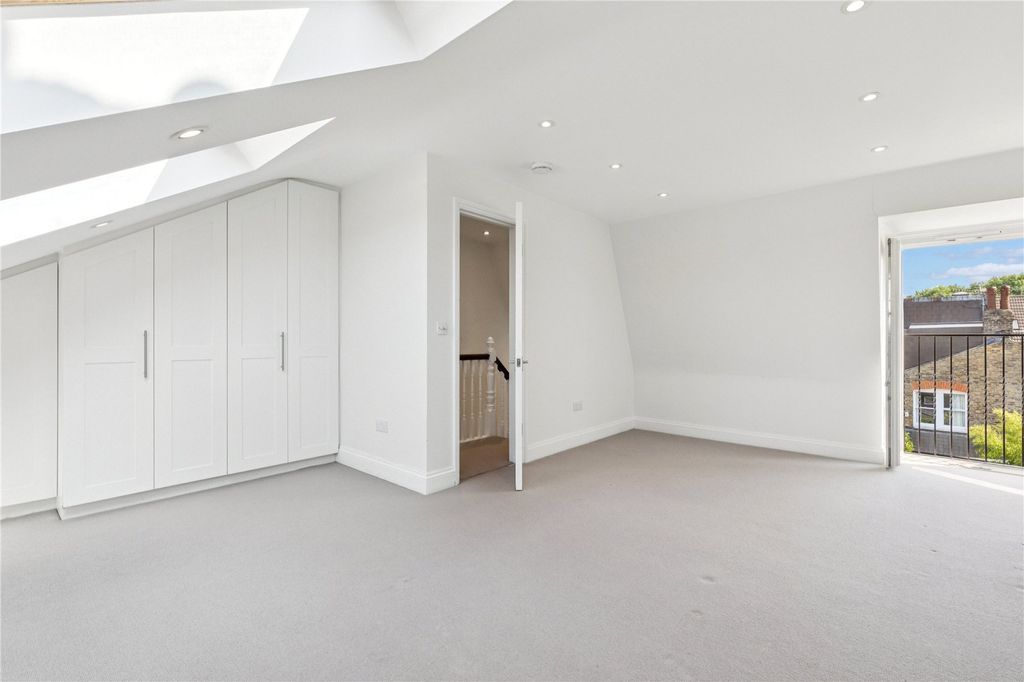 Property photo 3 of 16 Picture No. 03