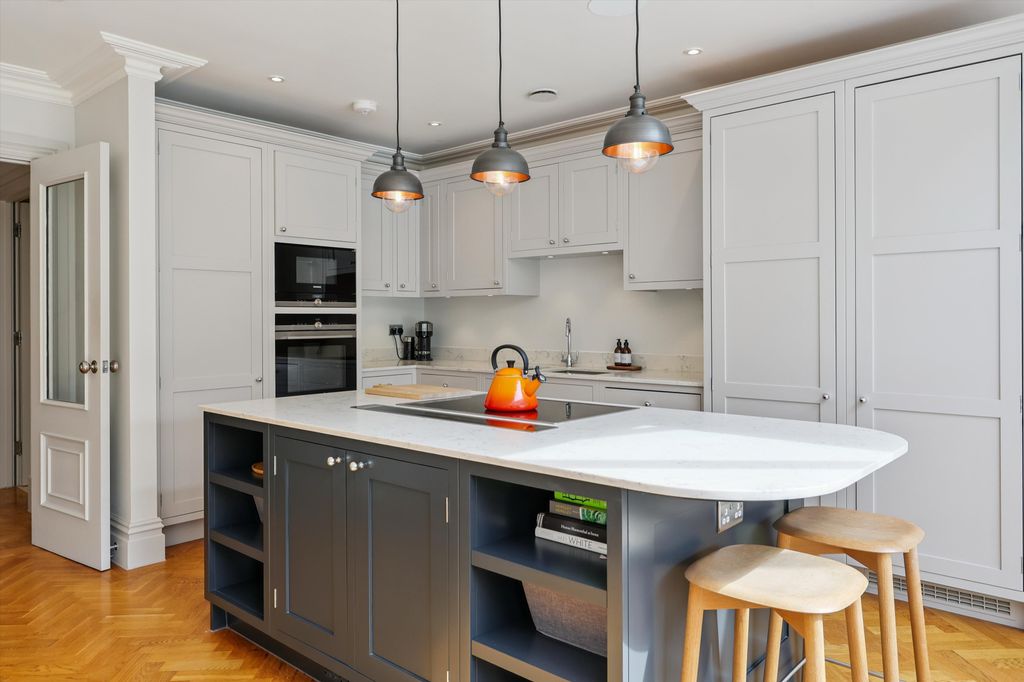 Property photo 2 of 20 Image