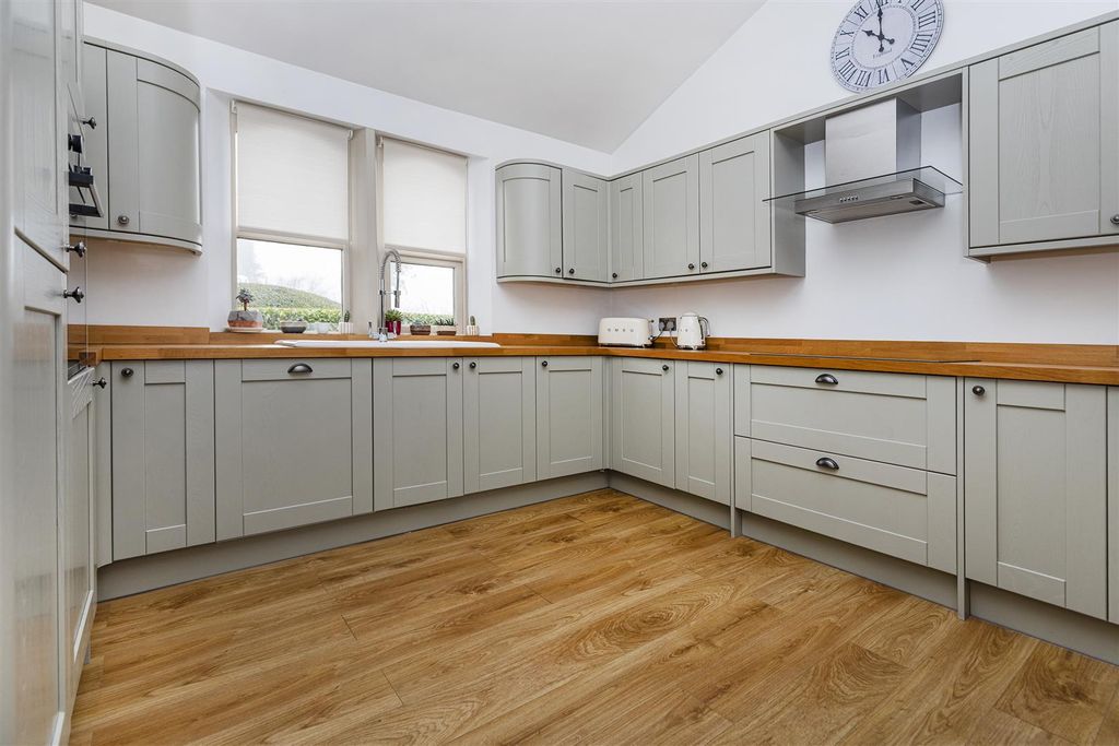 Additional image 7 of 4 bed detached bungalow for saleMoor Top Road, Kirkheaton, Huddersfield HD5