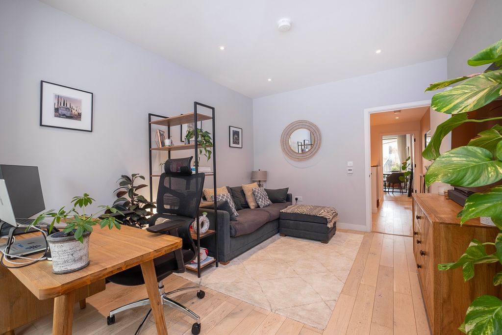 Property photo 2 of 21