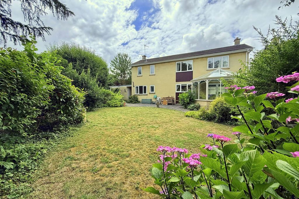 Property photo 2 of 16