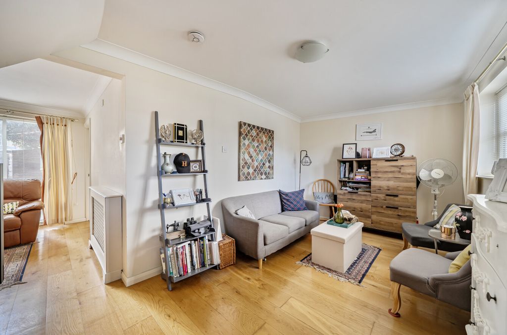 Property photo 2 of 13 Sitting Room