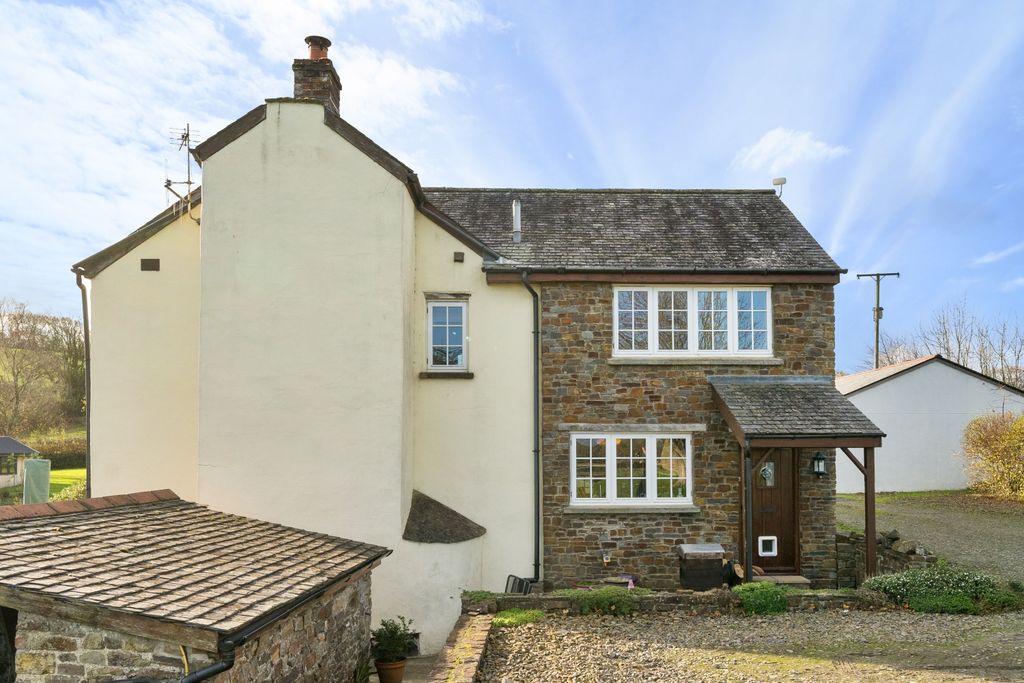 Property photo 3 of 19 1-692059773Df02-1383511-13-691F2065771d5-Arw-1