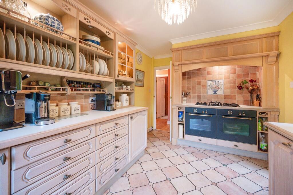 Property photo 2 of 30