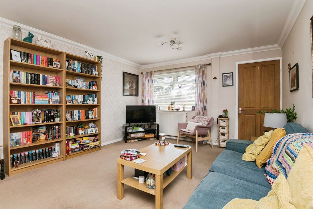 Property photo 2 of 17 Photo