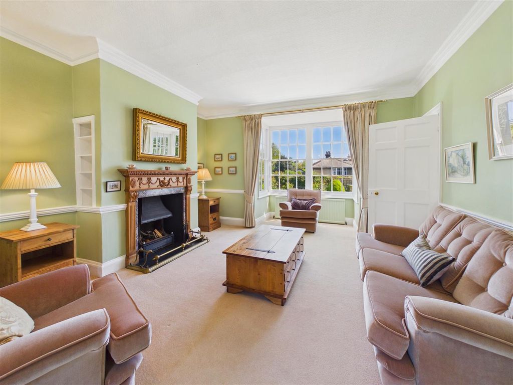 Property photo 3 of 38 Drawing Room