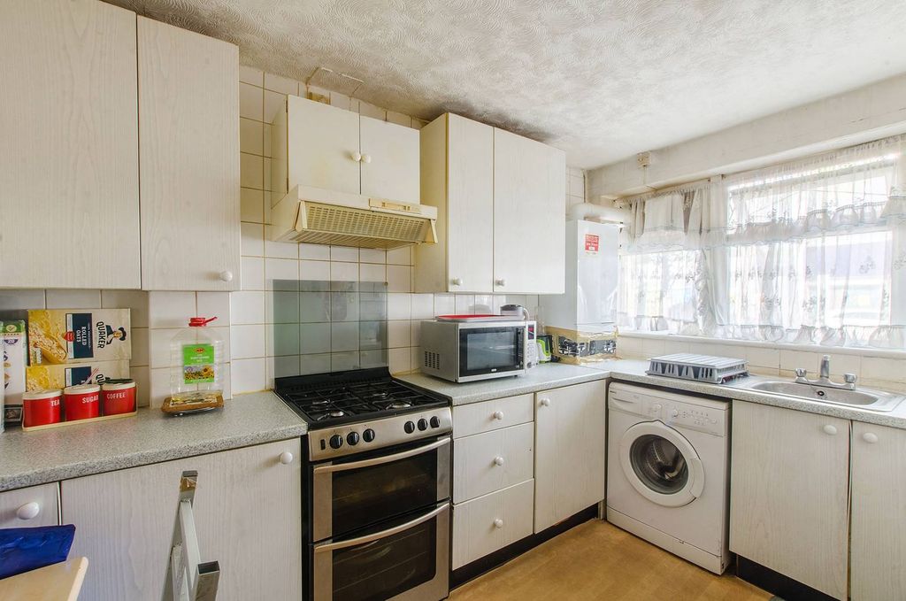Property photo 2 of 4