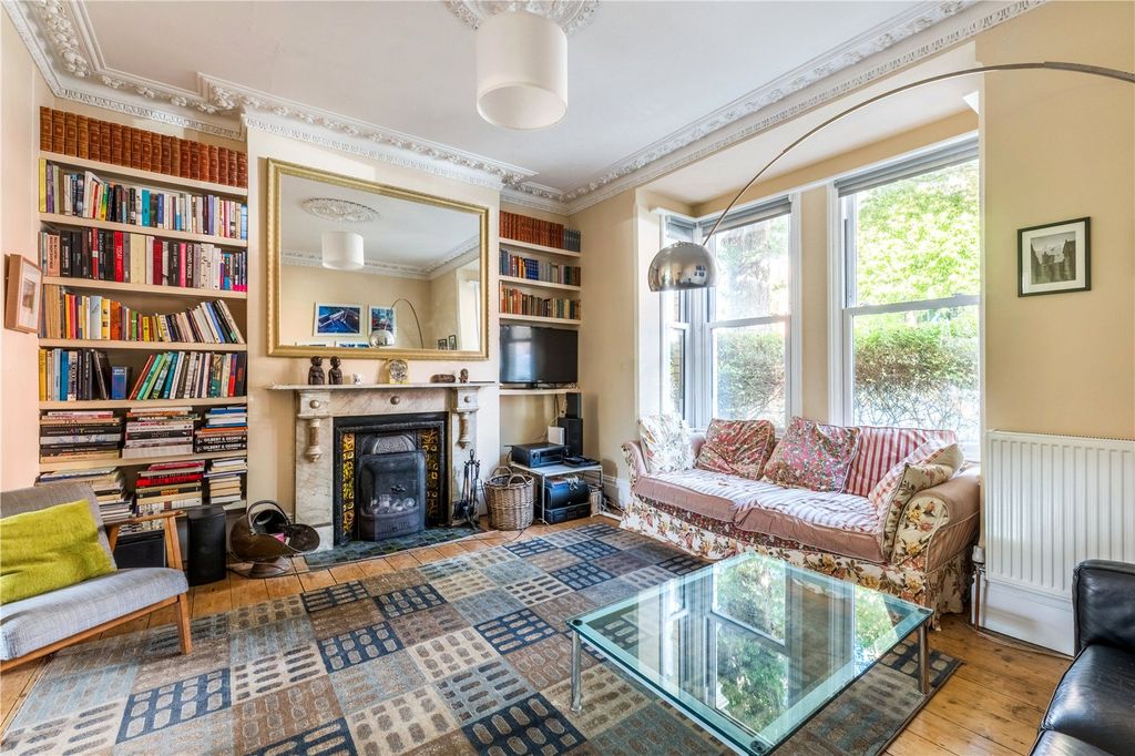 Property photo 2 of 35 Picture No. 26