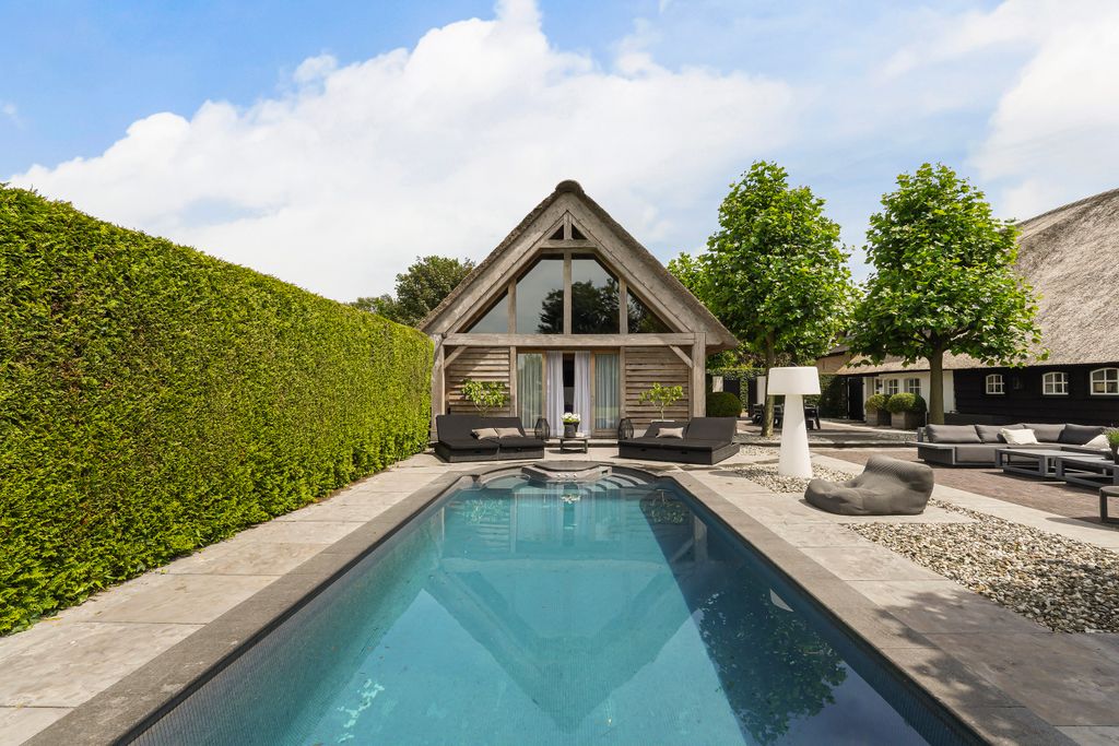 Property photo 3 of 74