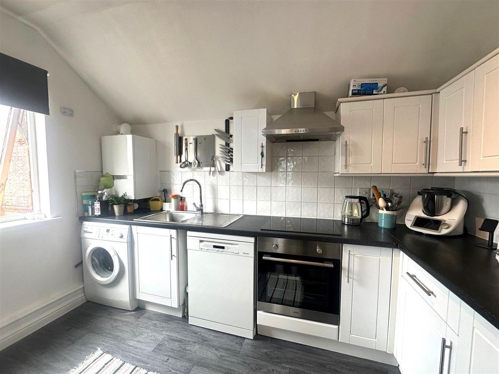 Property photo 3 of 6 Coopers Estate Agents