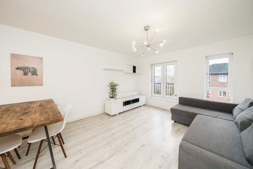 Property photo 3 of 5