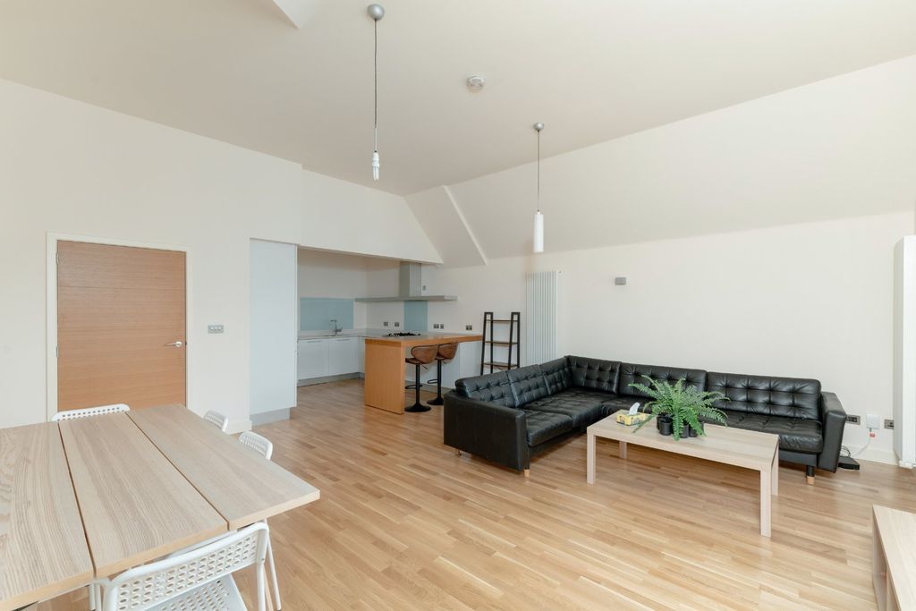 Property photo 3 of 15 Picture No. 12