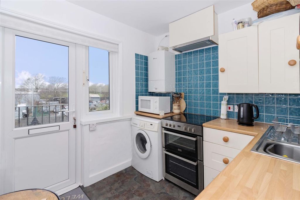 Property photo 3 of 12 3Tkpvvs8Ae-66Duthi3J4W.Jpg