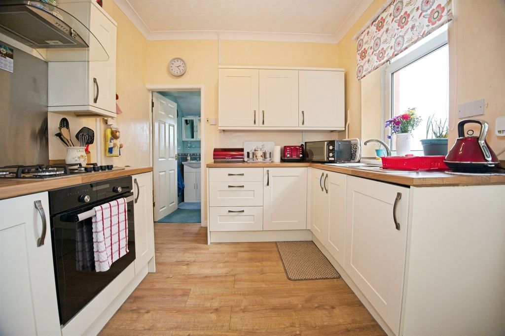 Property photo 2 of 16