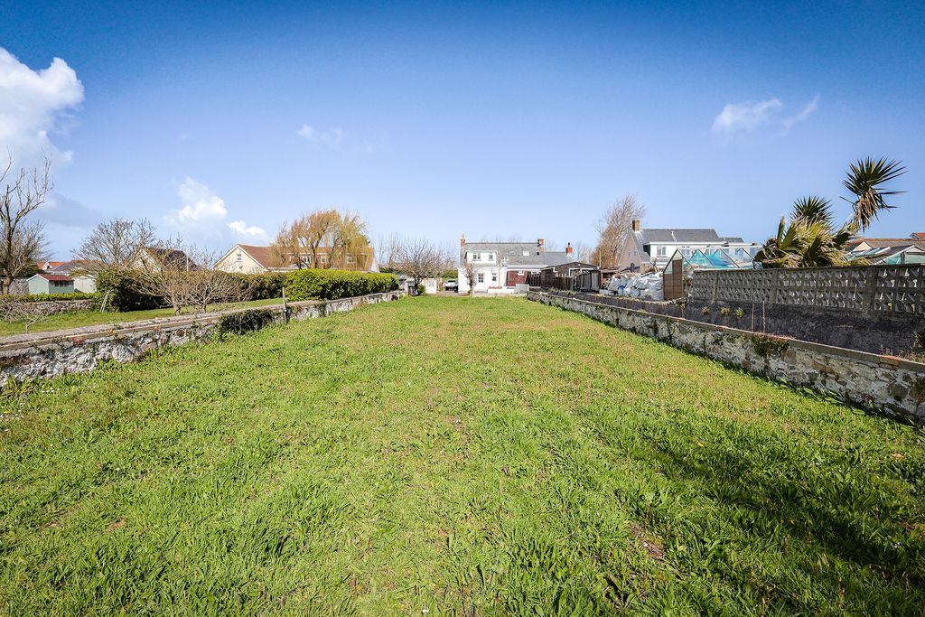 Property photo 2 of 19 Photo 1