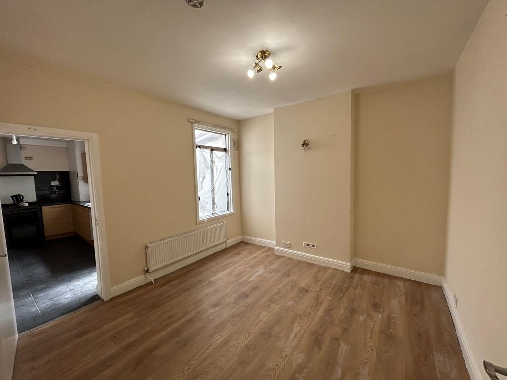 Property photo 2 of 10 Gallery