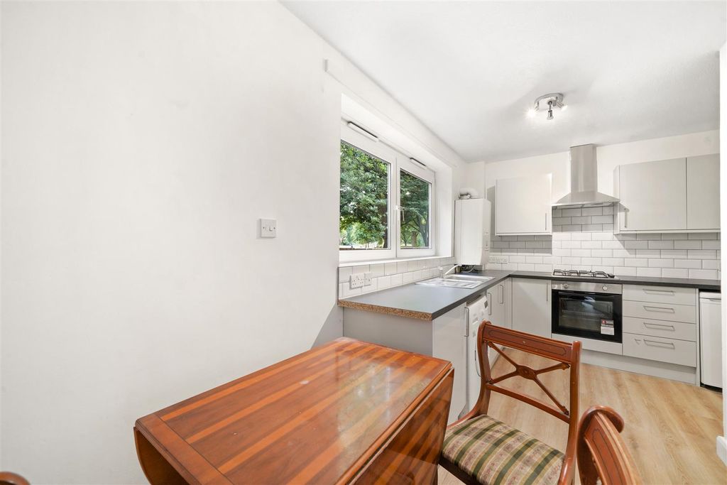 Property photo 2 of 9 Kitchen.Jpg