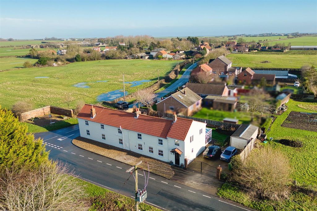 Property photo 3 of 36