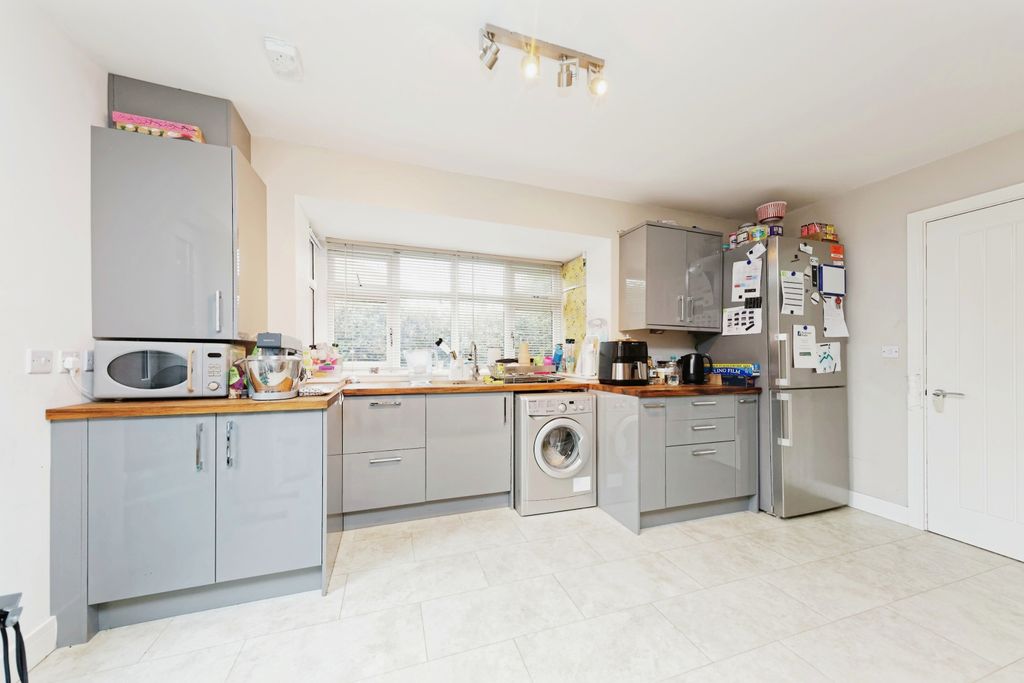 Property photo 2 of 18 Img_2769_Rw
