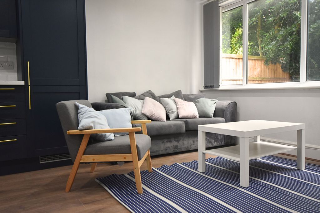 Property photo 1 of 9 Living Room 2