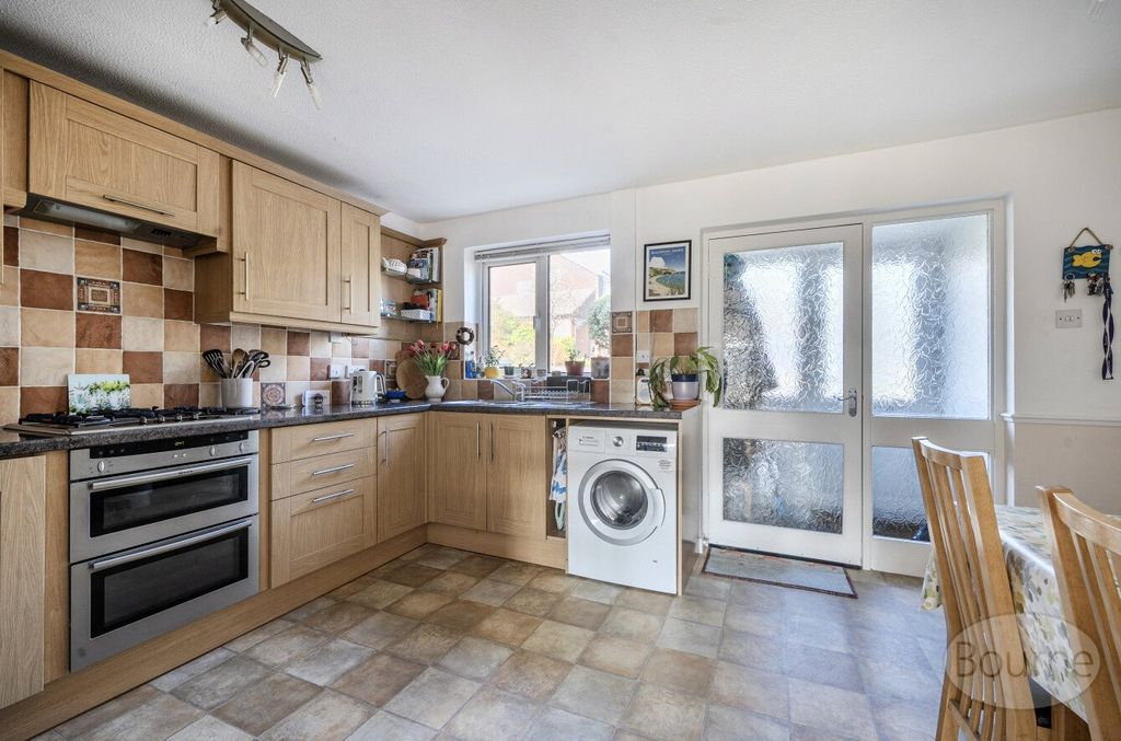 Property photo 3 of 15 Picture No. 10