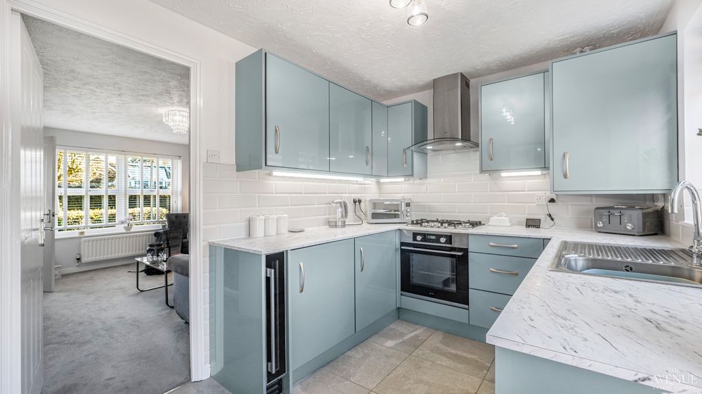 Property photo 3 of 22 4986463