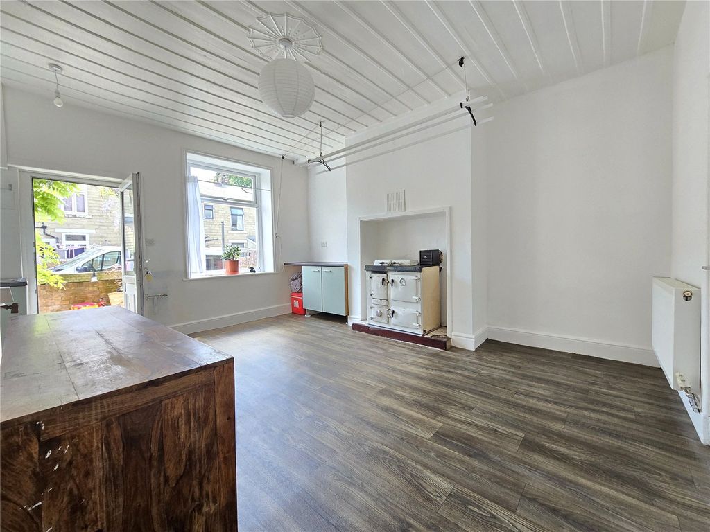Property photo 3 of 14 Large Kitchen Diner