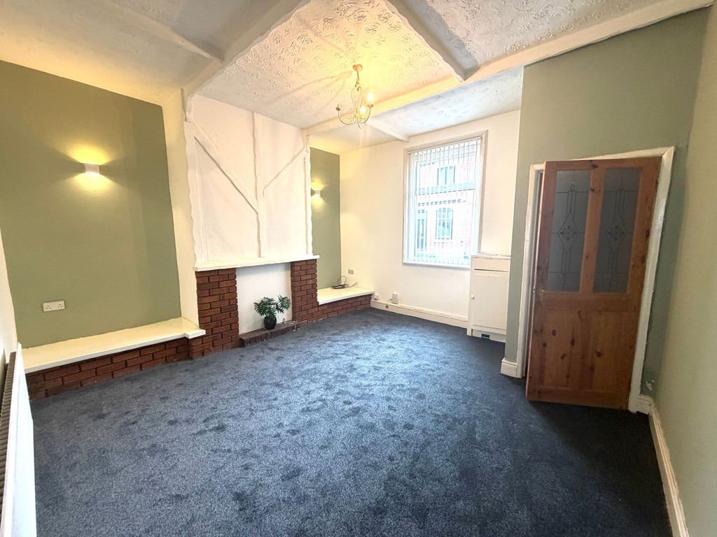 Property photo 2 of 7 Lounge