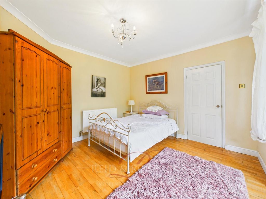 Property photo 3 of 18 Cam05148G0-Pr0055-Still004.Jpg