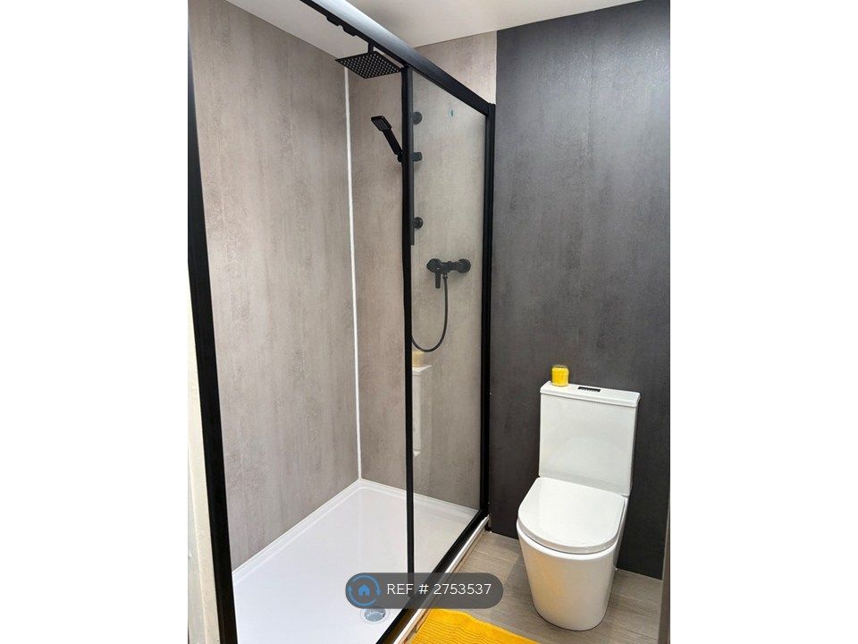 Property photo 3 of 6 Bathroom