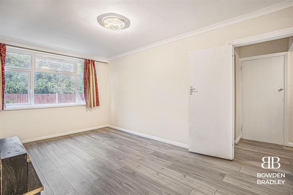 Property photo 3 of 12 Living Room