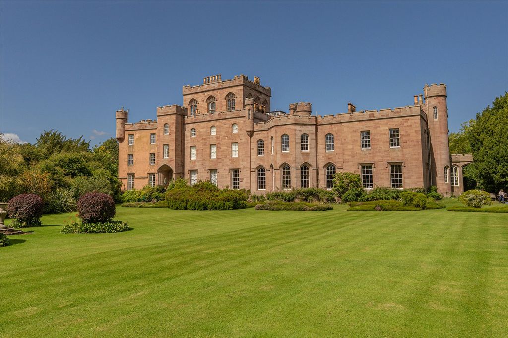 Property photo 1 of 27 Saltoun House