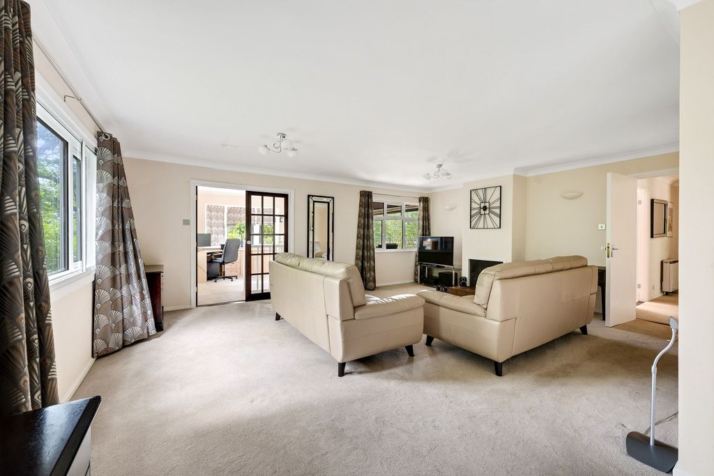 Property photo 2 of 41