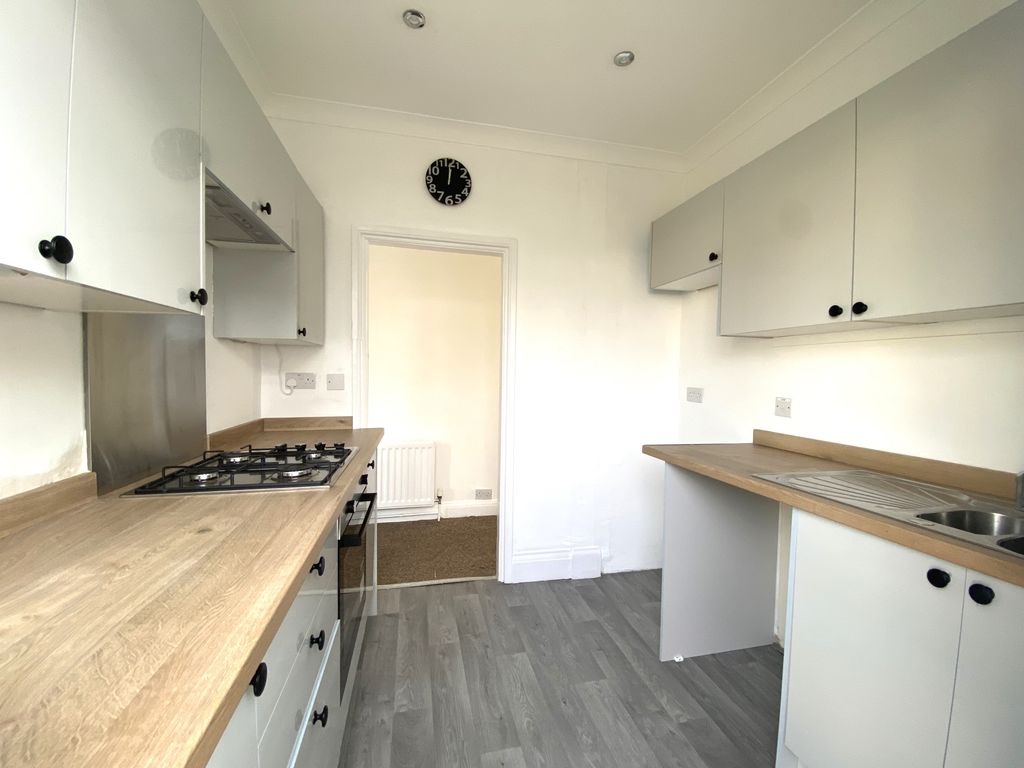 Property photo 2 of 12 Kitchen