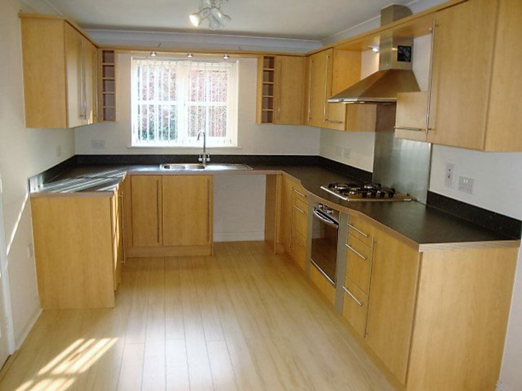 Property photo 2 of 31