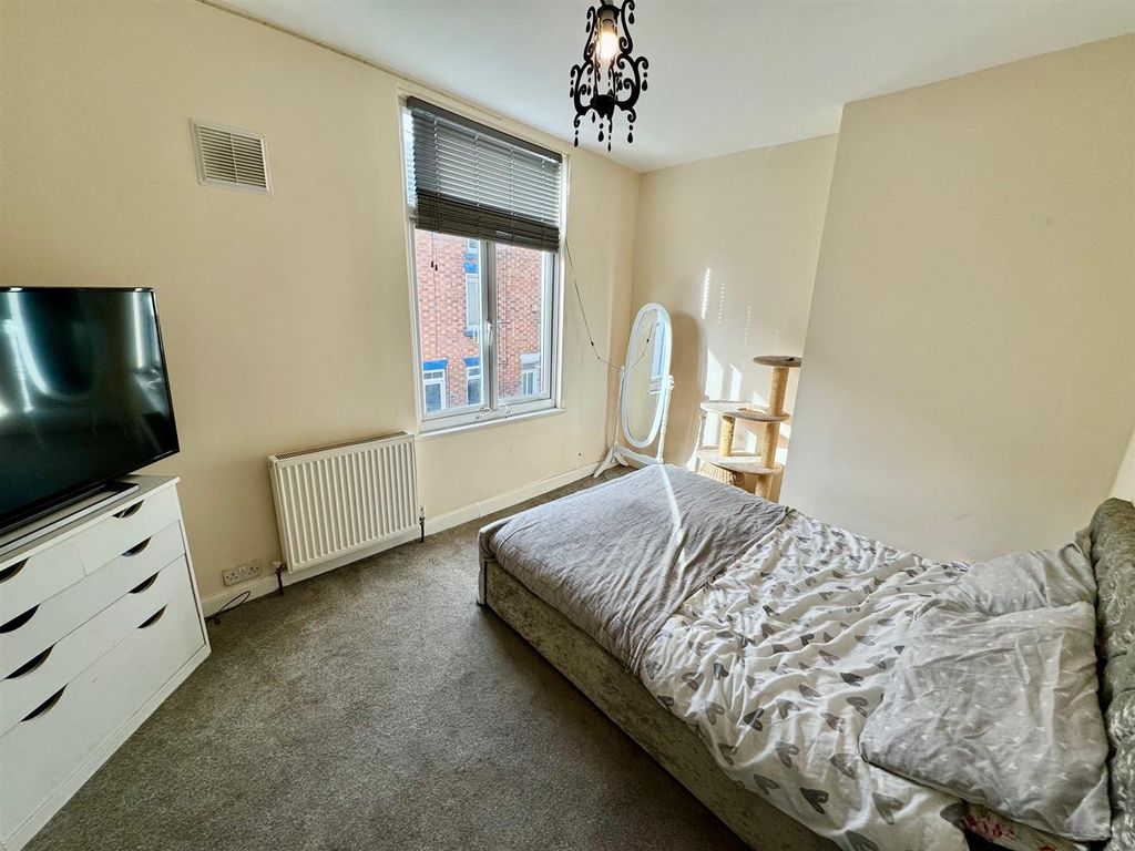 Property photo 3 of 15 Front Bedroom.Jpg